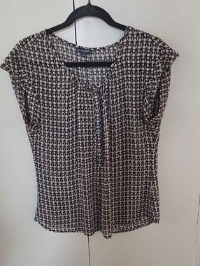 Banana Republic Black & Cream Geometric Cap-Sleeve Blouse